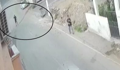 DAYISINI VURDUKTAN SONRA SOKAK ORTASINDA KAFASINA SIKTI  