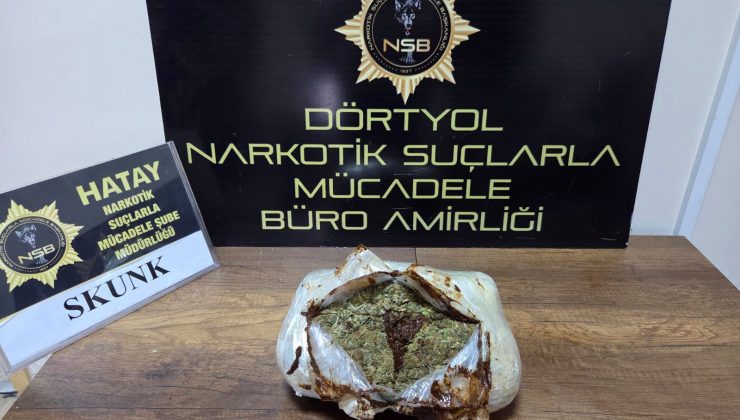 OTOBÜSTEKİ YOLCUNUN KULLANDIĞI YASTIKTAN 1 KİLO 450 GRAM UYUŞTURUCU ÇIKTI 