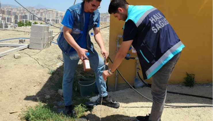 HATAY’DA YANGINDAN ETKİLENEN BÖLGELERDE SU ANALİZ ÇALIŞMALARI BAŞLATILDI
