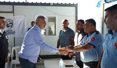 BAŞKAN ÖNTÜRK, YANGIN KAHRAMANLARINI ZİYARET ETTİ