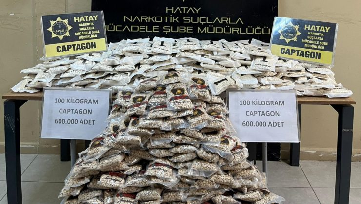 ALTINÖZÜ’NDE 600 BİN ADET CAPTAGON HAP YAKALANDI