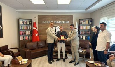 TAYİNİ ÇIKAN SAVCI VE HAKİMLERE PLAKET