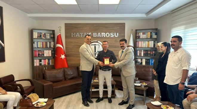 TAYİNİ ÇIKAN SAVCI VE HAKİMLERE PLAKET