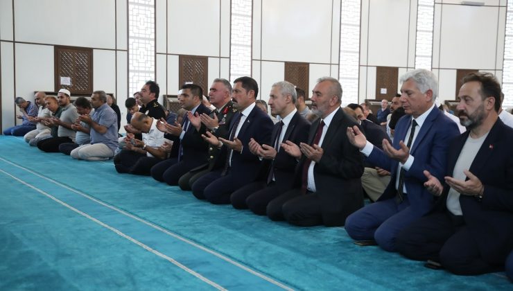 HATAY’DA 15 TEMMUZ ŞEHİTLERİ DUALARLA ANILDI