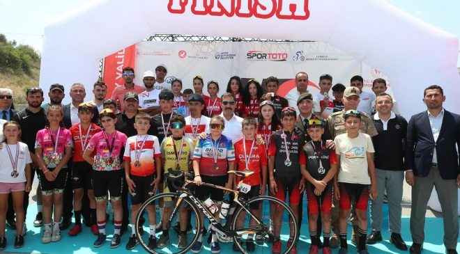 HATAY’DA PEDALLAR 15 TEMMUZ ŞEHİTLERİ İÇİN DÖNDÜ 