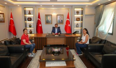VALİ MASATLI, ŞEHİT YAKINLARINI MAKAMINDA AĞIRLADI