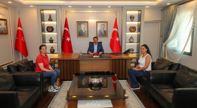 VALİ MASATLI, ŞEHİT YAKINLARINI MAKAMINDA AĞIRLADI