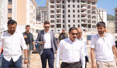 ANTAKYA’DA GÜVENLİ YENİ YAŞAM ALANLARI YÜKSELİYOR