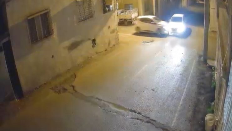 KONTROLSÜZ GİRİŞ YAPTIKLARI SOKAK KESİŞİMDE KAFA KAFAYA ÇARPIŞTILAR  