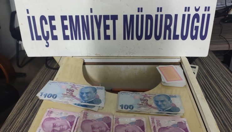 HATAY’DA KUMAR BASKINI: PARA, İSKAMBİL KÂĞIDI VE OYUN MAKİNESİ ELE GEÇİRİLDİ   