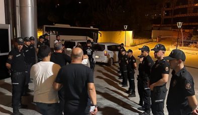  SAMANDAĞ’DA KAVGAYA KARIŞAN 4 KİŞİ TUTUKLANDI   