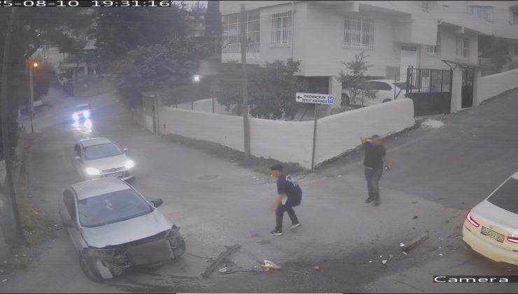 AMBULANSI TAKİP EDERKEN KAZA YAPAN ARAÇTAKİ VATANDAŞIN YAŞADIĞI ŞOK KAMERADA 