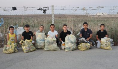 KÜÇÜK MİRAÇ, HER GÜN ARKADAŞLARIYLA BİRLİKTE TEMİZ ÇEVRE İÇİN ÇÖP TOPLUYOR 