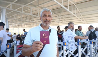 TÜRK VATANDAŞLARIN SURİYE’YE GEÇİŞ DÖNEMİ BAŞLADI   