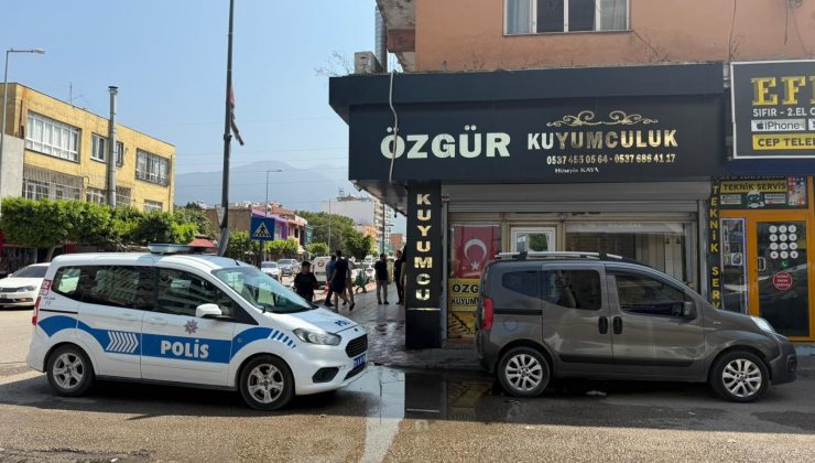 KUYUMCU SOYGUNU ESNAFIN UYANIKLIĞIYLA BAŞARISIZ SONUÇLANDI   