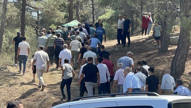 HATAY’DA DÜĞÜN YOLUNDA FECİ KAZA: ANNE VE KIZI YAN YANA TOPRAĞA VERİLDİ   