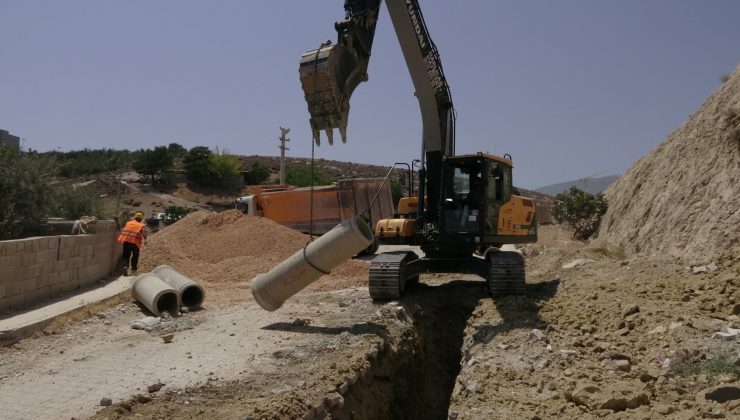 KIRIKHAN’IN ATIK SU ALTYAPISI YENİLENİYOR