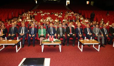 REKTÖR EREN, İŞ BİRLİĞİ ZİRVESİNE KATILDI
