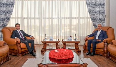REKTÖR EREN, DEFNE KAYMAKAMI MURAT’I AĞIRLADI
