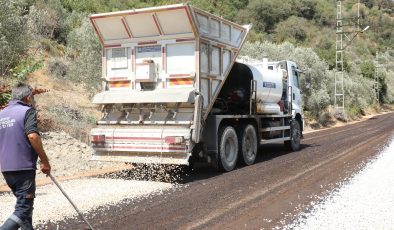 BÜYÜKŞEHİR YOL ÇALIŞMALARINI SÜRDÜRÜYOR