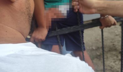 DEMİR KORKULUKLARA SIKIŞAN ÇOCUK KURTARILDI 