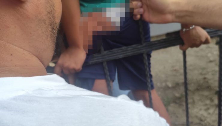 DEMİR KORKULUKLARA SIKIŞAN ÇOCUK KURTARILDI 