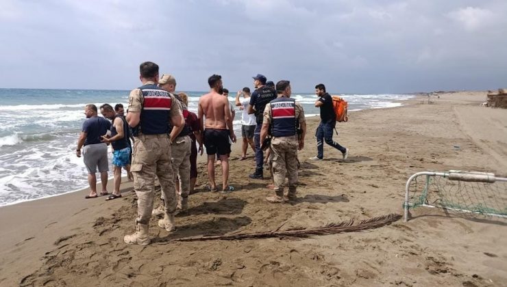 SERİNLEMEK İÇİN DENİZE GİREN 2 KARDEŞTEN BİRİ ÖLDÜ, DİĞERİ YAŞAM MÜCADELESİ VERİYOR 
