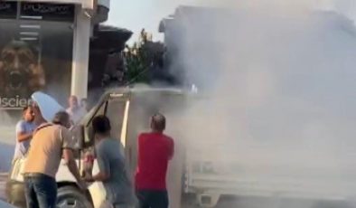 ALEVLERE TESLİM OLAN KAMYONETTEKİ YANGINA KOLAYLA MÜDAHALE ETTİLER  