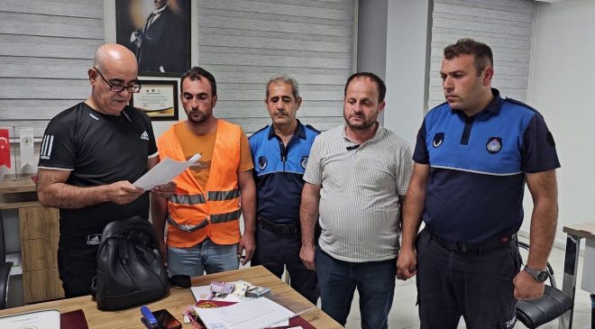 EV ALMAK İÇİN BİRİKTİRDİĞİ ALTIN VE PARAYI PARKTA UNUTTU  
