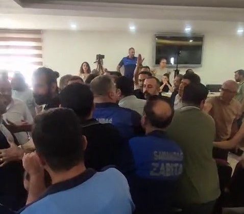 CHP’Lİ MECLİS ÜYESİNİN TİP’Lİ BAŞKANA ETTİĞİ KÜFÜR ORTALIĞI SAVAŞ ALANINA ÇEVİRDİ   