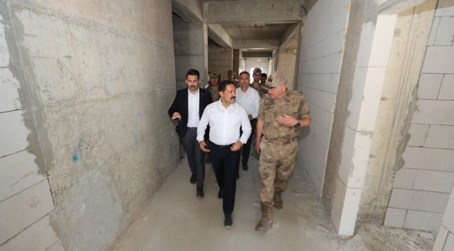 DEFNE’DE JANDARMA HİZMET BİNALARININ İNŞASI SÜRÜYOR   