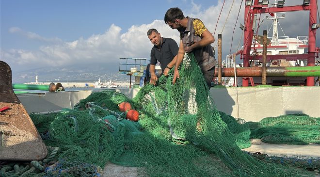 HATAY’DA BALIKÇILAR “VİRA BİSMİLLAH” DİYEREK MAVİ SULARA AÇILDI 