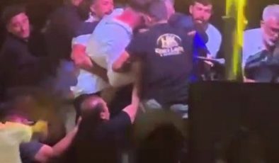 DÜĞÜNDE HALAY BAŞI OLMAK İSTEYEREK KADIN SOLİSTE SALDIRAN ALKOLLÜ ŞAHIS KORKU DOLU ANLAR YAŞATTI 