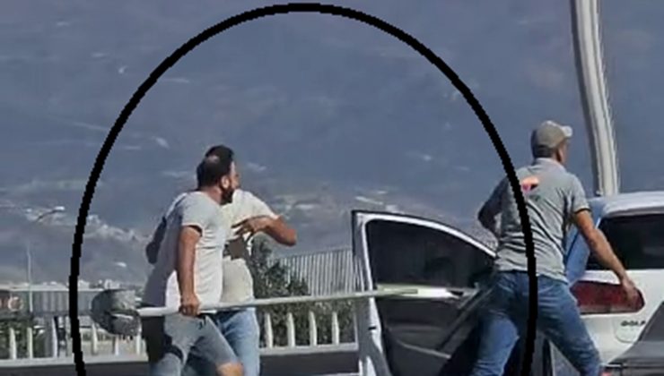 TRAFİKTE YAŞANAN KÜREKLİ KAVGA  