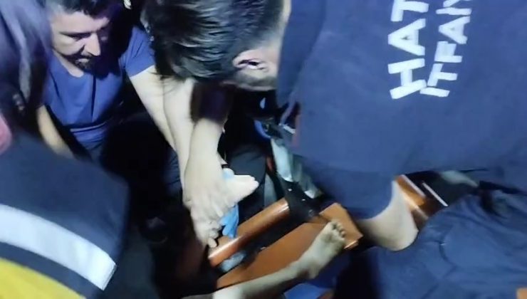 PARKTA AYAĞI SIKIŞAN ÇOCUĞUN YARDIMINA İTFAİYE YETİŞTİ  