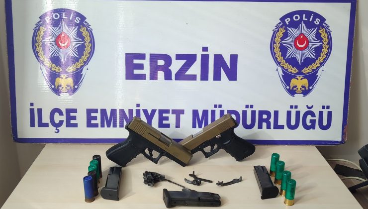 ERZİN’DE SİLAH KAÇAKÇILIĞI OPERASYONU: 2 TUTUKLAMA   