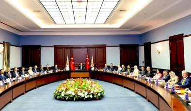YAYMAN AK PARTİ MYK TOPLANTISINA KATILDI