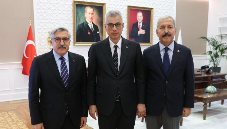 HATAY MİLLETVEKİLLERİNDEN BAKAN MEMİŞOĞLU’NA ZİYARET