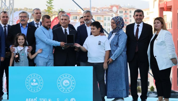 BAŞKAN ÖNTÜRK, VATANDAŞLARIN KURA HEYECANINA ORTAK OLDU