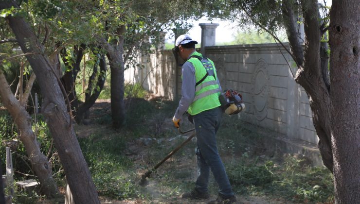 MEZARLIKLARDA TEMİZLİK VE ONARIM ÇALIŞMALARI SÜRÜYOR