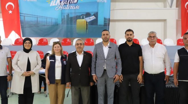ALTINÖZÜ’NDE ÜNİVERSİTELİ GENÇLERE VALİZ DESTEĞİ