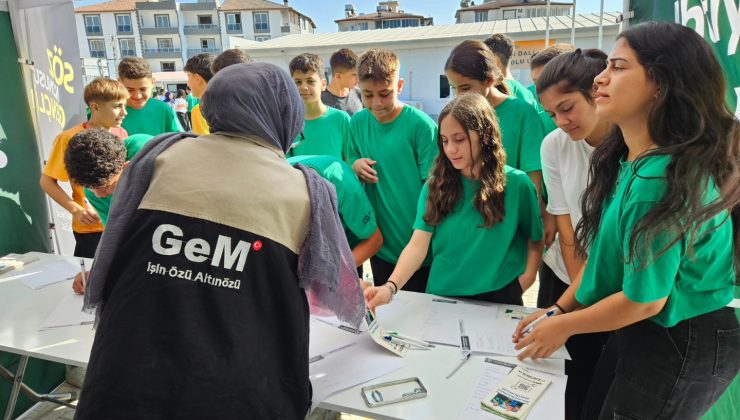 ALTINÖZÜ GENÇLİK MECLİSİNDEN OKUL ZİYARETLERİ