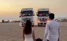 TIR ŞOFÖRÜ VE EŞİ, EVLATLARININ CİNSİYETİNİ TIRLARLA DÜZENLENEN PARTİDE ÖĞRENDİ  