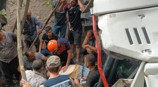 YAYLADA UÇURUMA YUVARLANAN KEPÇENİN OPERATÖRÜ HAYATINI KAYBETTİ  