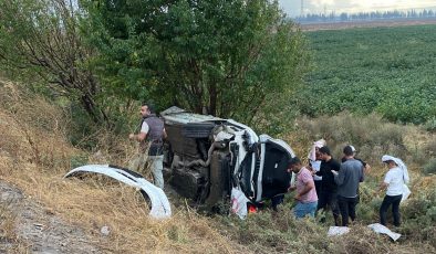 TAKLA ATIP ŞARAMPOLE DEVRİLEN OTOMOBİLİN SÜRÜCÜSÜ HAYATINI KAYBETTİ 