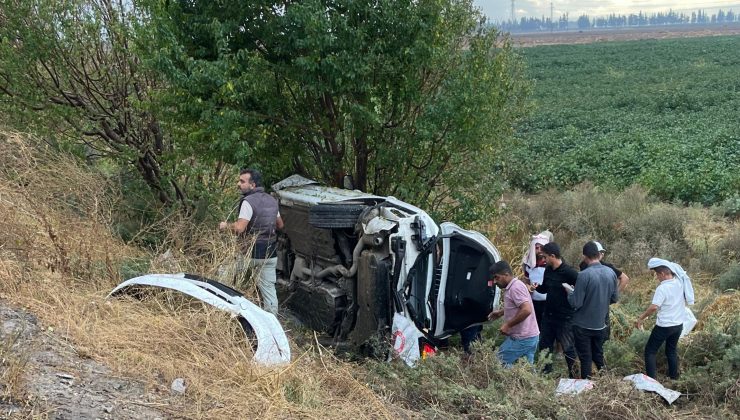 TAKLA ATIP ŞARAMPOLE DEVRİLEN OTOMOBİLİN SÜRÜCÜSÜ HAYATINI KAYBETTİ 