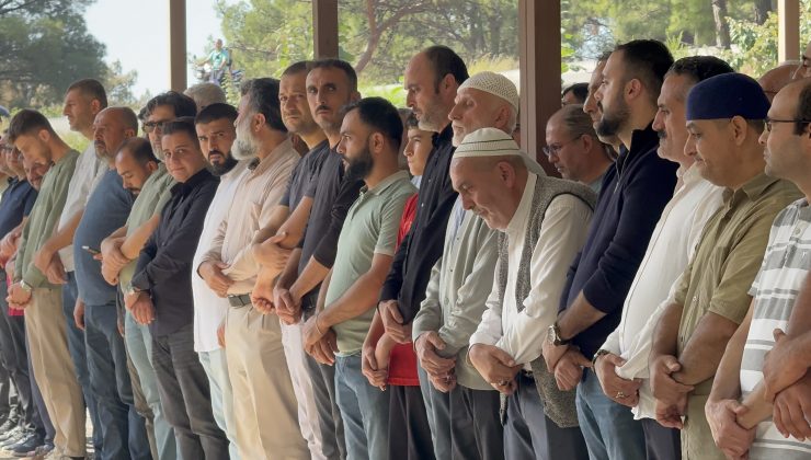 HATAY’DA ÖLÜ BULUNAN İKİ ARKADAŞ GÖZYAŞLARI İÇİNDE TOPRAĞA VERİLDİ   