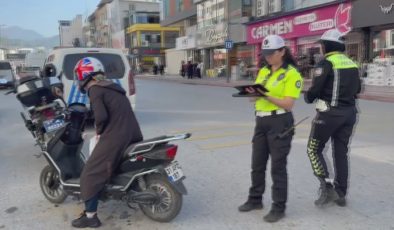 HATAY’DA MOTOSİKLET SÜRÜCÜLERİ DENETLENDİ 