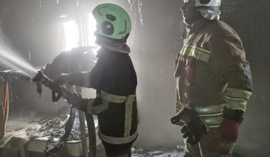 ANTAKYA’DA KONTEYNER YATAKHANE YANDI   