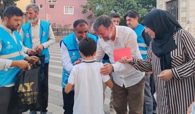 HATAY’DA YETİMLERİN 100’Ü GÜLDÜ 